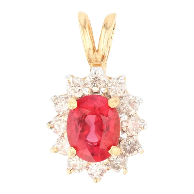 Orange Sapphire Pendant (Orange Sapphire 1 cts. White Diamond 0.36 cts.)