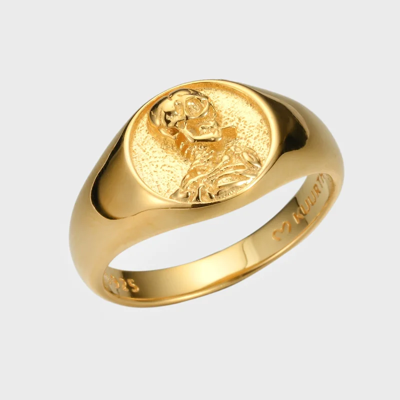 Skull of a Skeleton with Burning Cigarette - Gold Ring