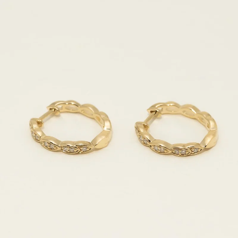 Diamond Oval Hoop Earrings in 14kt Yellow Gold (1/5ct tw)