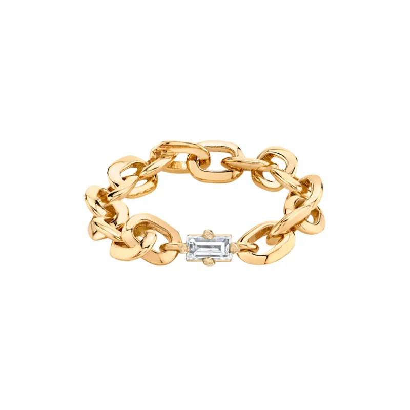 Knife Edge Baguette Diamond Oval Link Ring - Yellow Gold