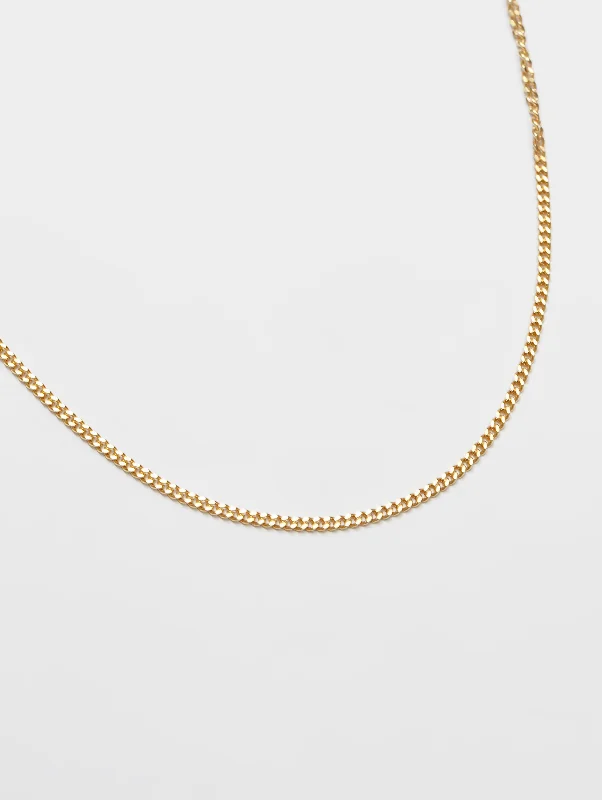 Curb Chain in Gold